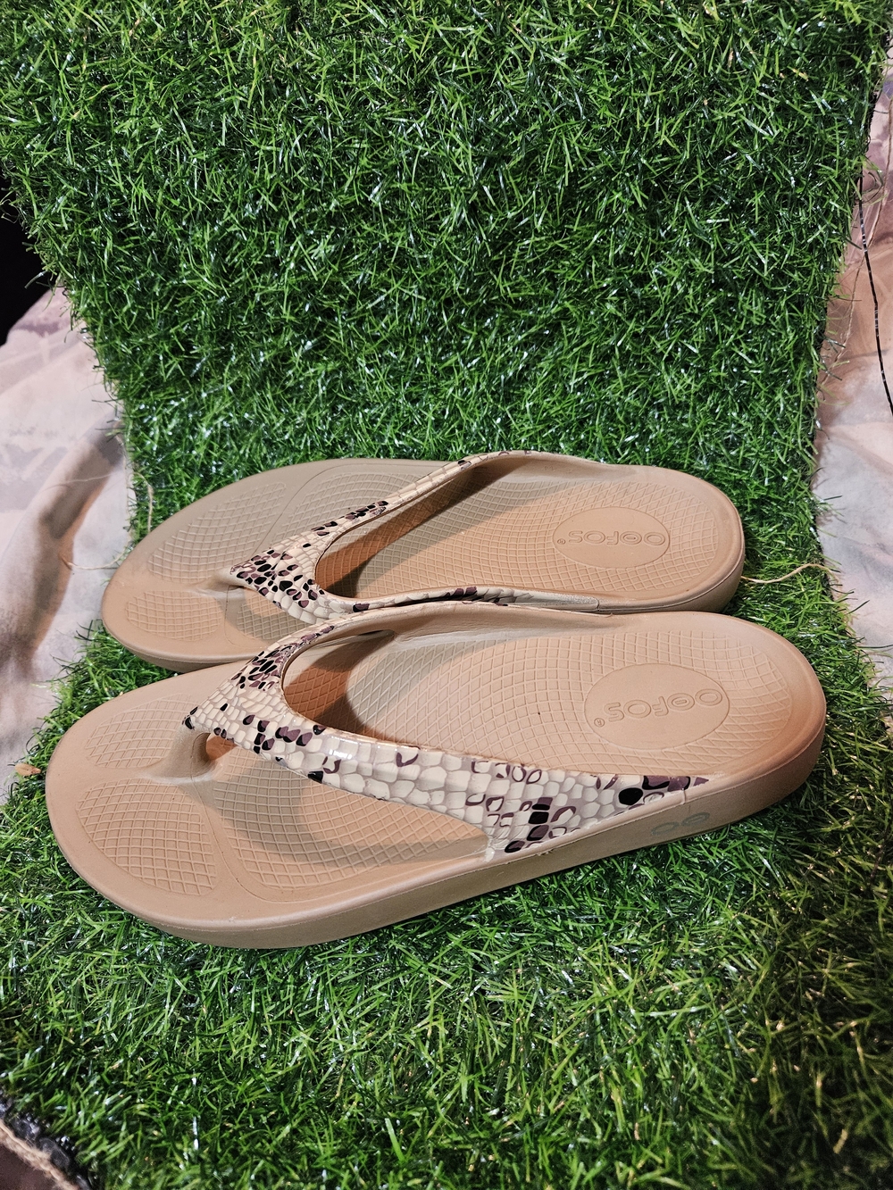 OOFOS Women's Tan Flip-Flop Sandals with Snake-Print Straps